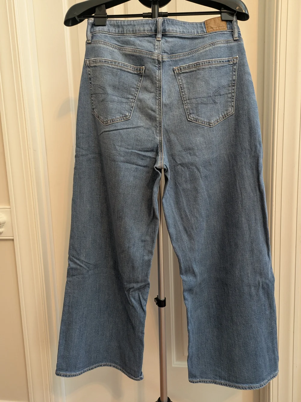American Eagle Outfitters Women's Supper High Rise Baggy Wide Leg Jeans